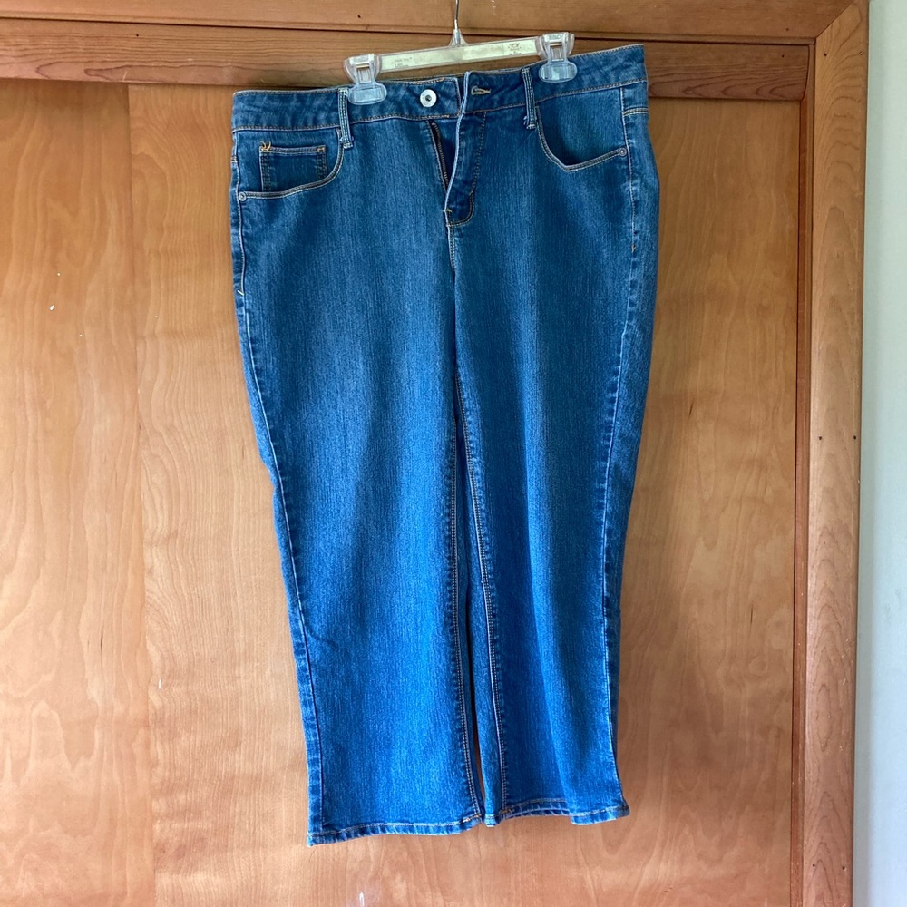 Faded Glory Capris